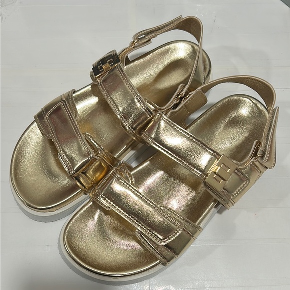 modatope Shoes - Modatope women’s Gold flat Sandals NWT size 8..